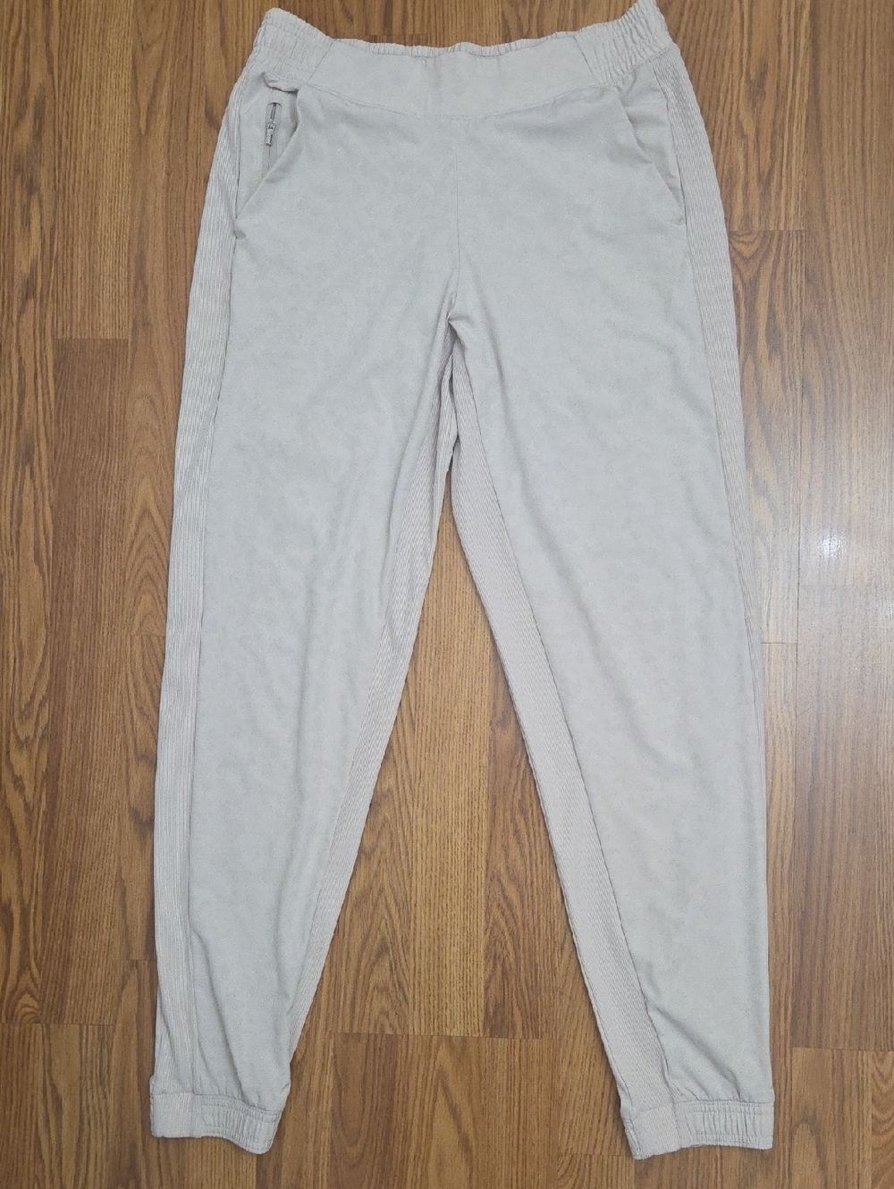 Athleta Brooklyn Textured Beige Leopard Joggers/ 8T